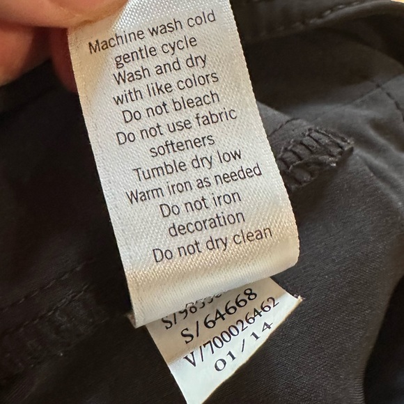 Athleta tennis skirt with built in shorts. Size 2 - Picture 8 of 8